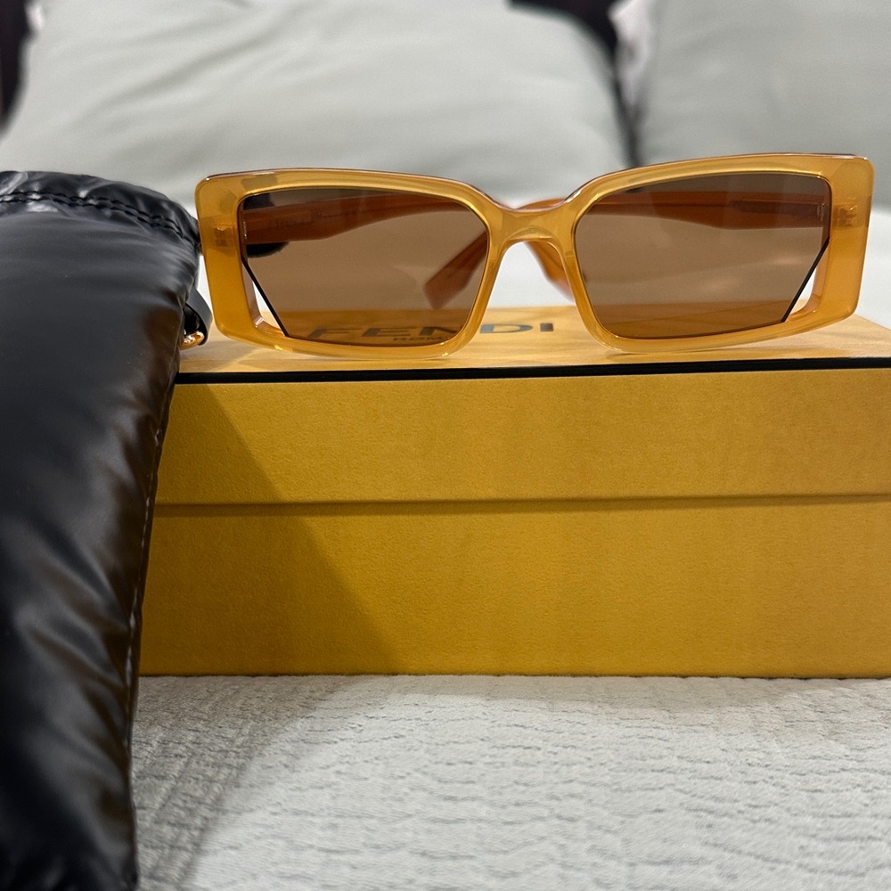 Fendi “WAY” Rectangular Sunglasses - Picture 6 of 11